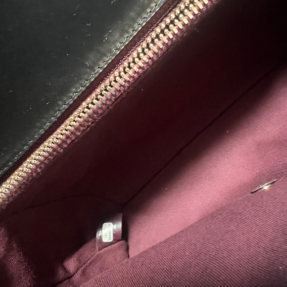 CHANEL Black Chevron Quilted Lambskin Shoulder Bag with Gold Chain pristine - Picture 8 of 10